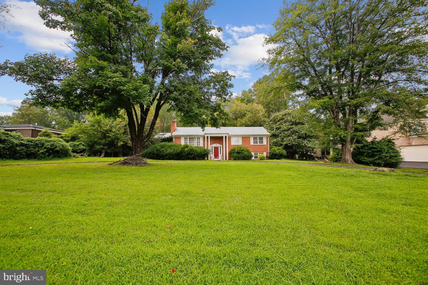 2810 Hill Rd Property Photo 6