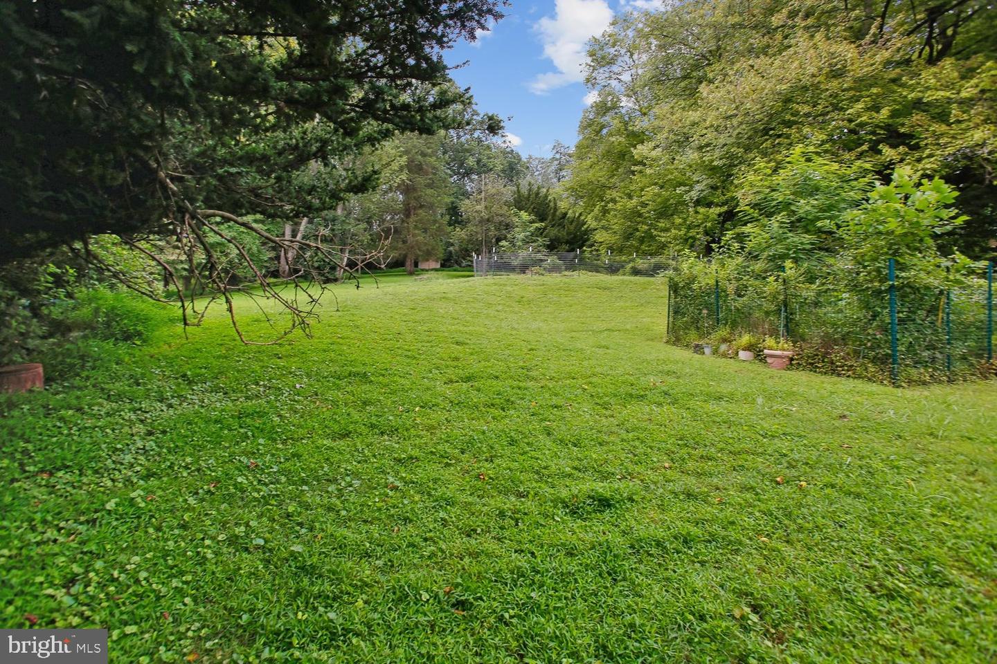 2810 Hill Rd Property Photo 14
