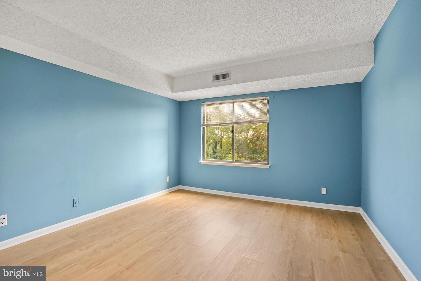 3800 Powell Ln #619 Property Photo 11