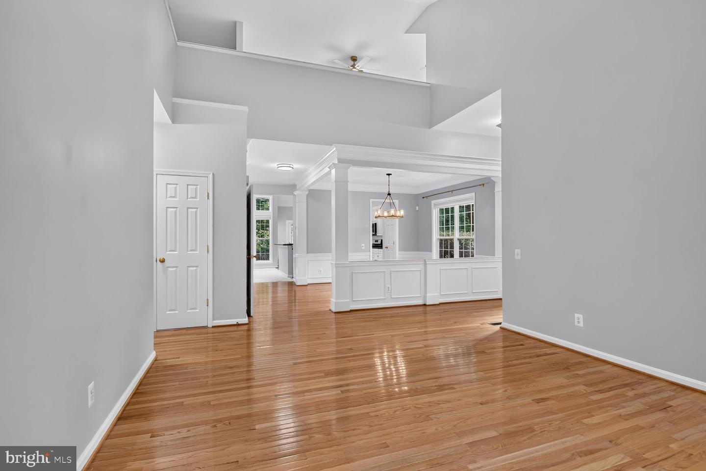 12525 Fox View Way Property Photo 3