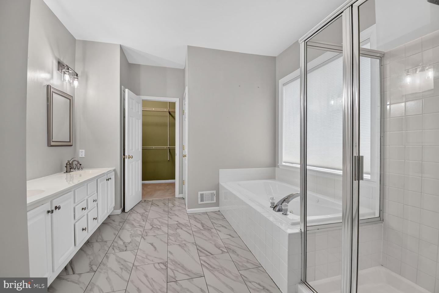 12525 Fox View Way Property Photo 11