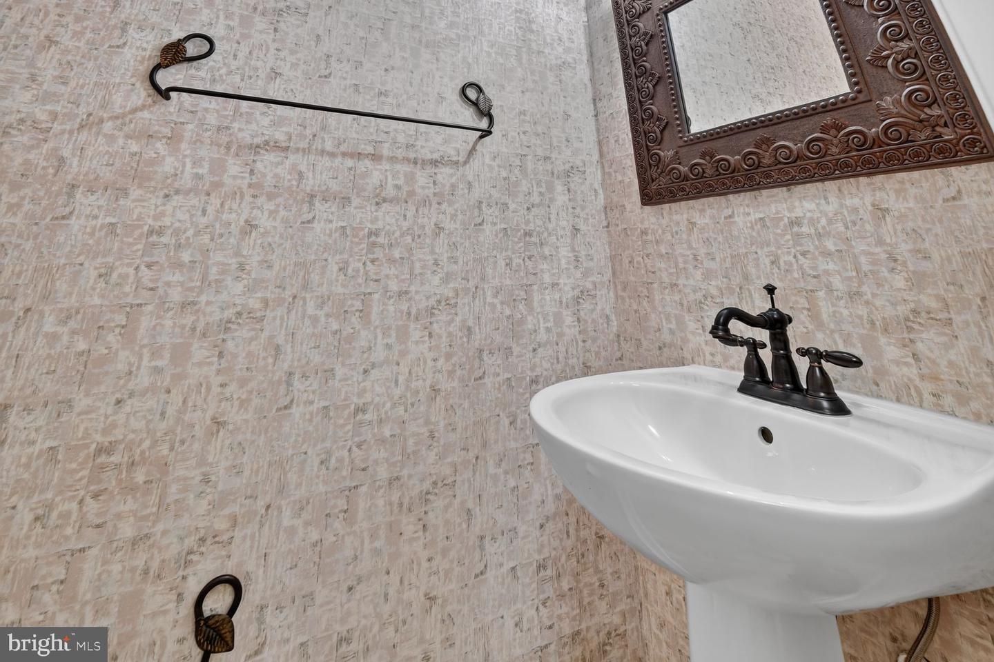 12525 Fox View Way Property Photo 14