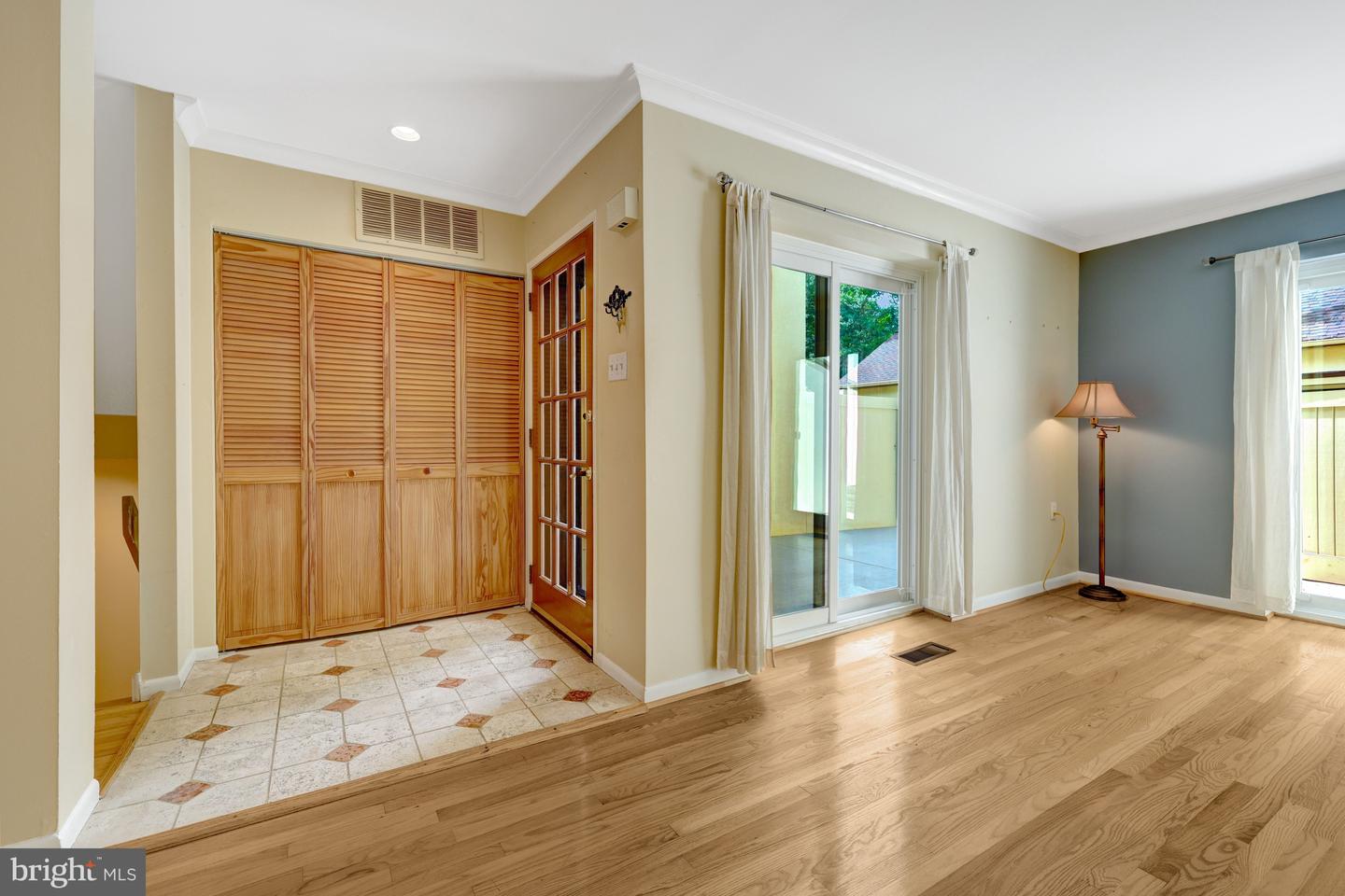 1591 Inlet Ct Property Photo 8