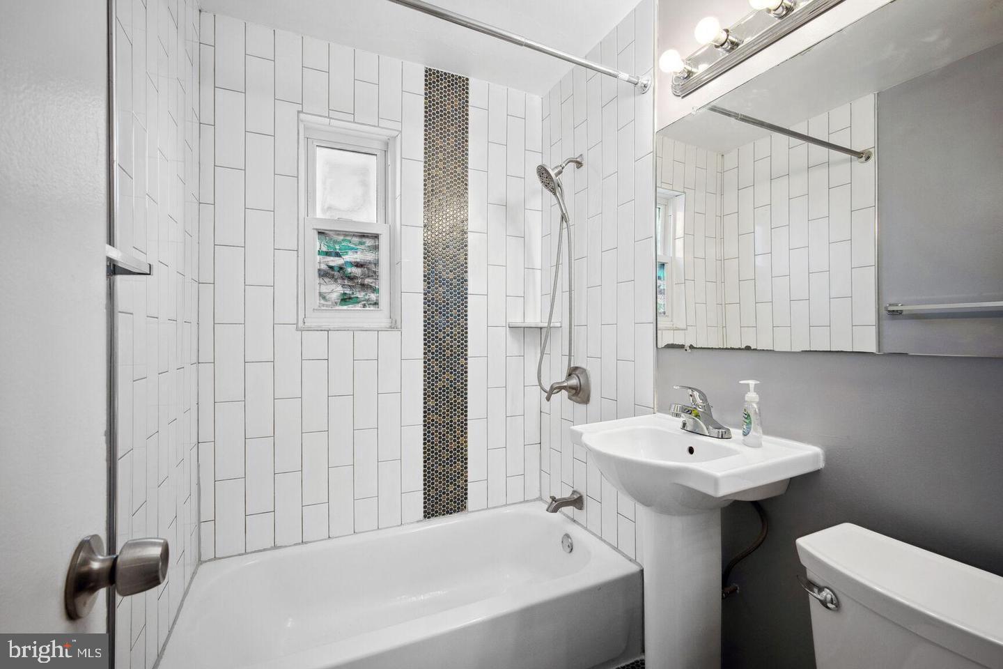 6243 Wilson Blvd #301 Property Photo 3