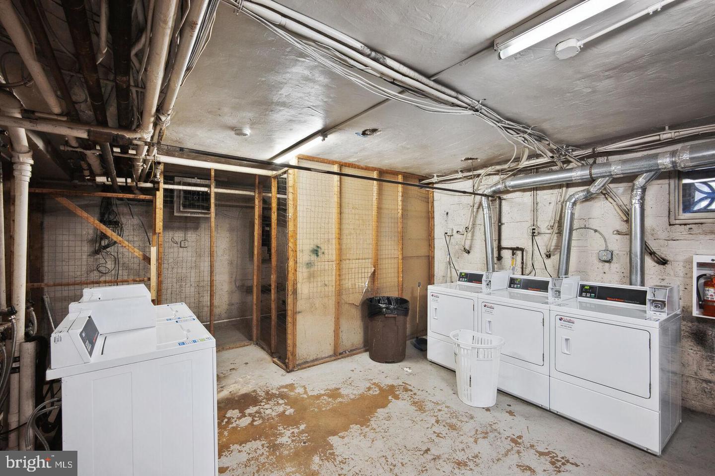 6243 Wilson Blvd #301 Property Photo 10