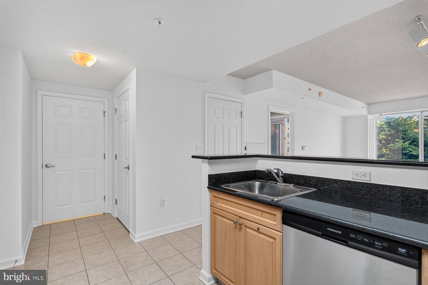 2726 Gallows Rd #406 Property Photo 4