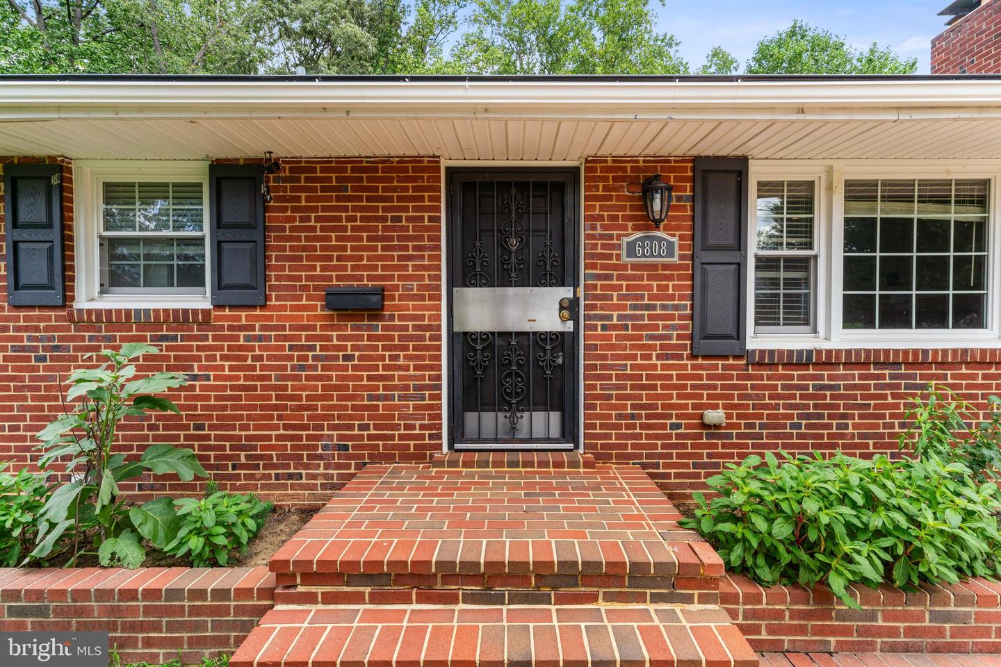 6808 Darby Ln Property Photo 1