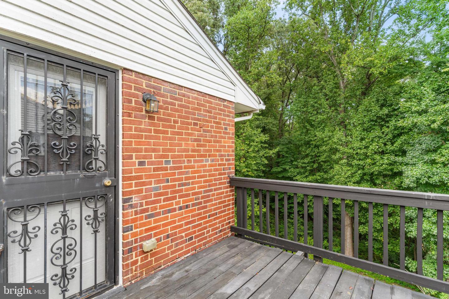 6808 Darby Ln Property Photo 9