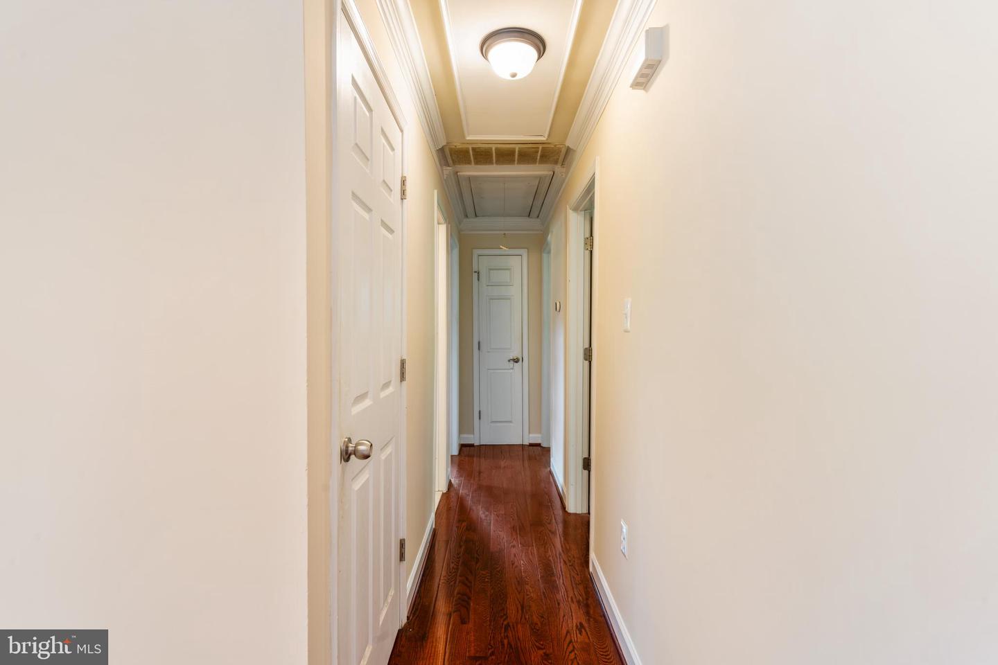 6808 Darby Ln Property Photo 11