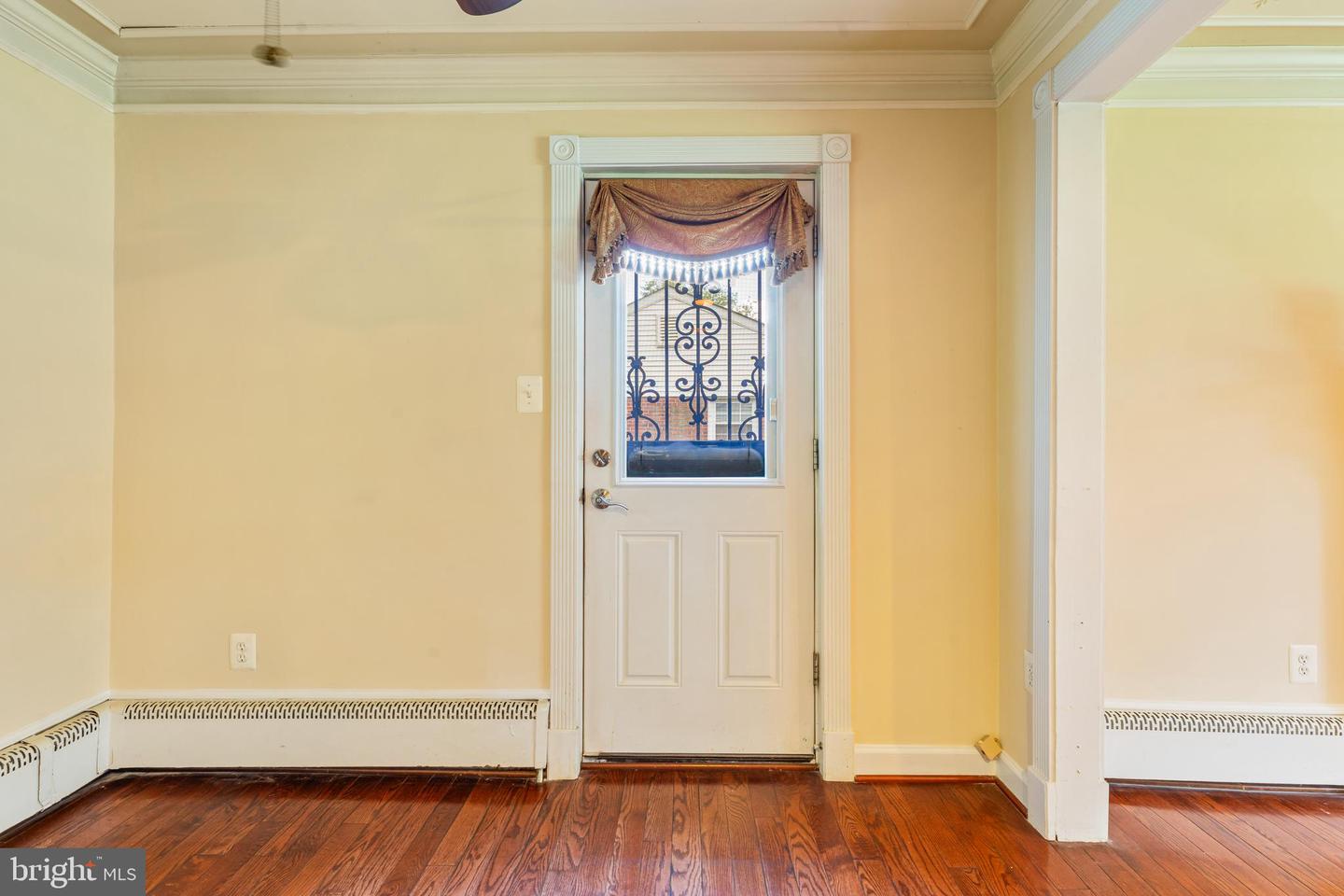 6808 Darby Ln Property Photo 18