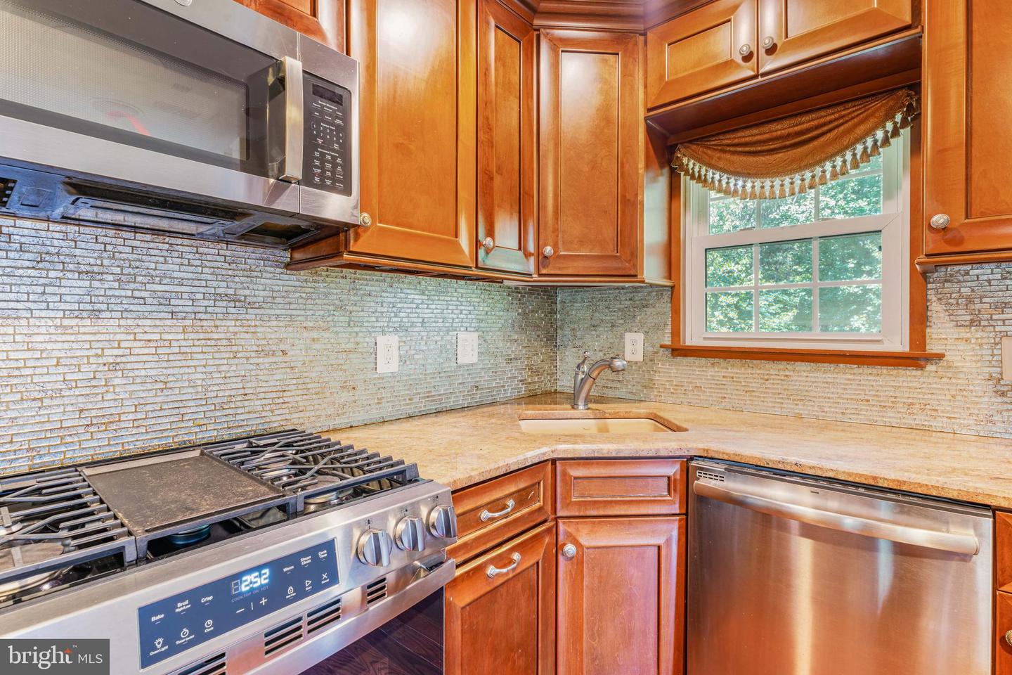 6808 Darby Ln Property Photo 25
