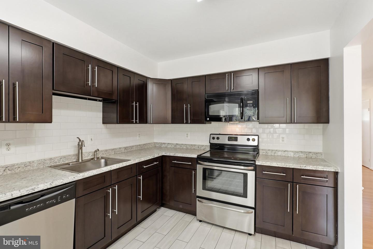 10320 Colony Park Dr Property Photo 9