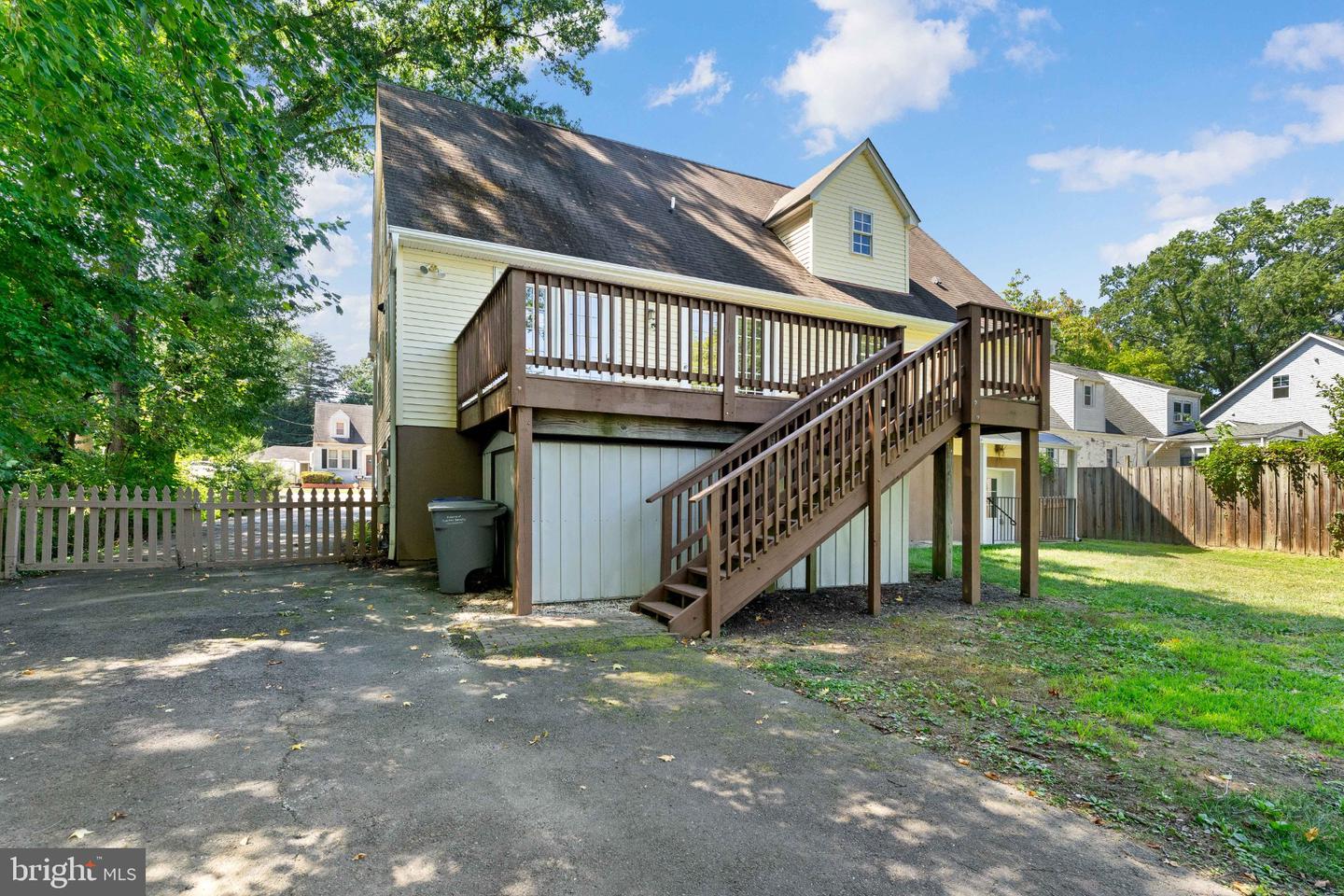 6703 Oak Dr Property Photo 3