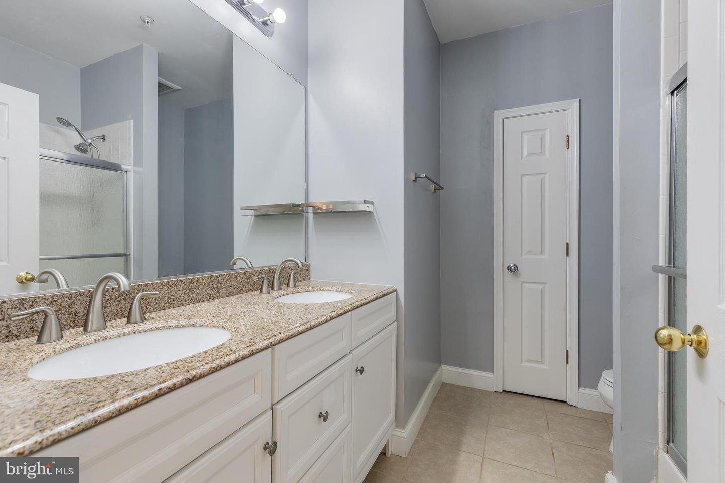 12901 Alton Sq #103 Property Photo 10