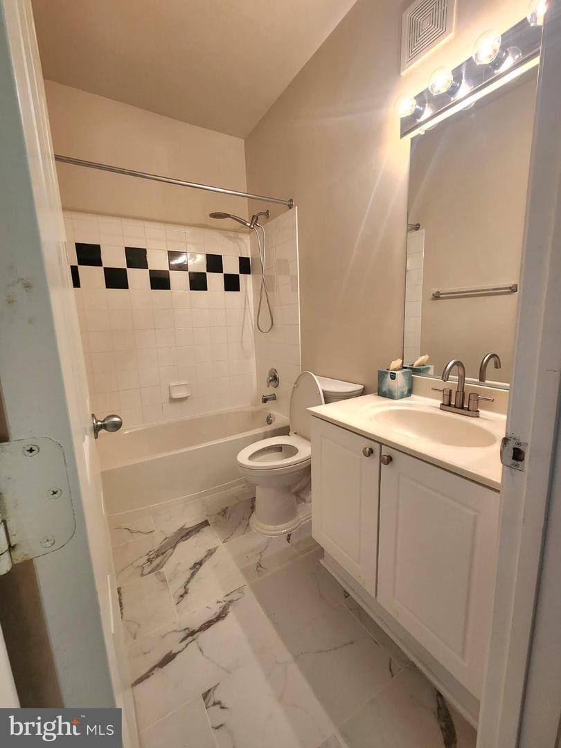 2791 Centerboro Dr #182 Property Photo 34