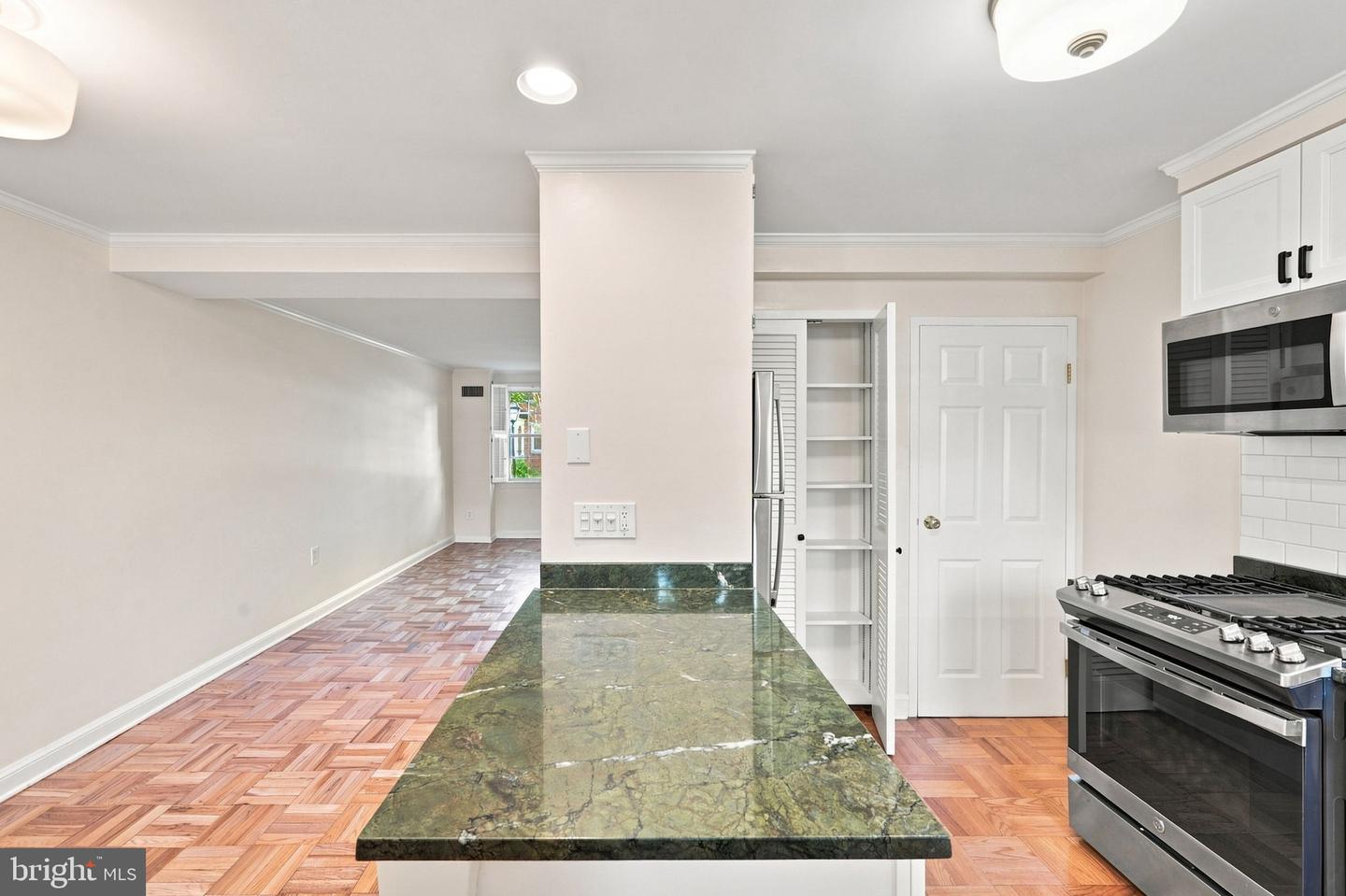6516 10th St Property Photo 13
