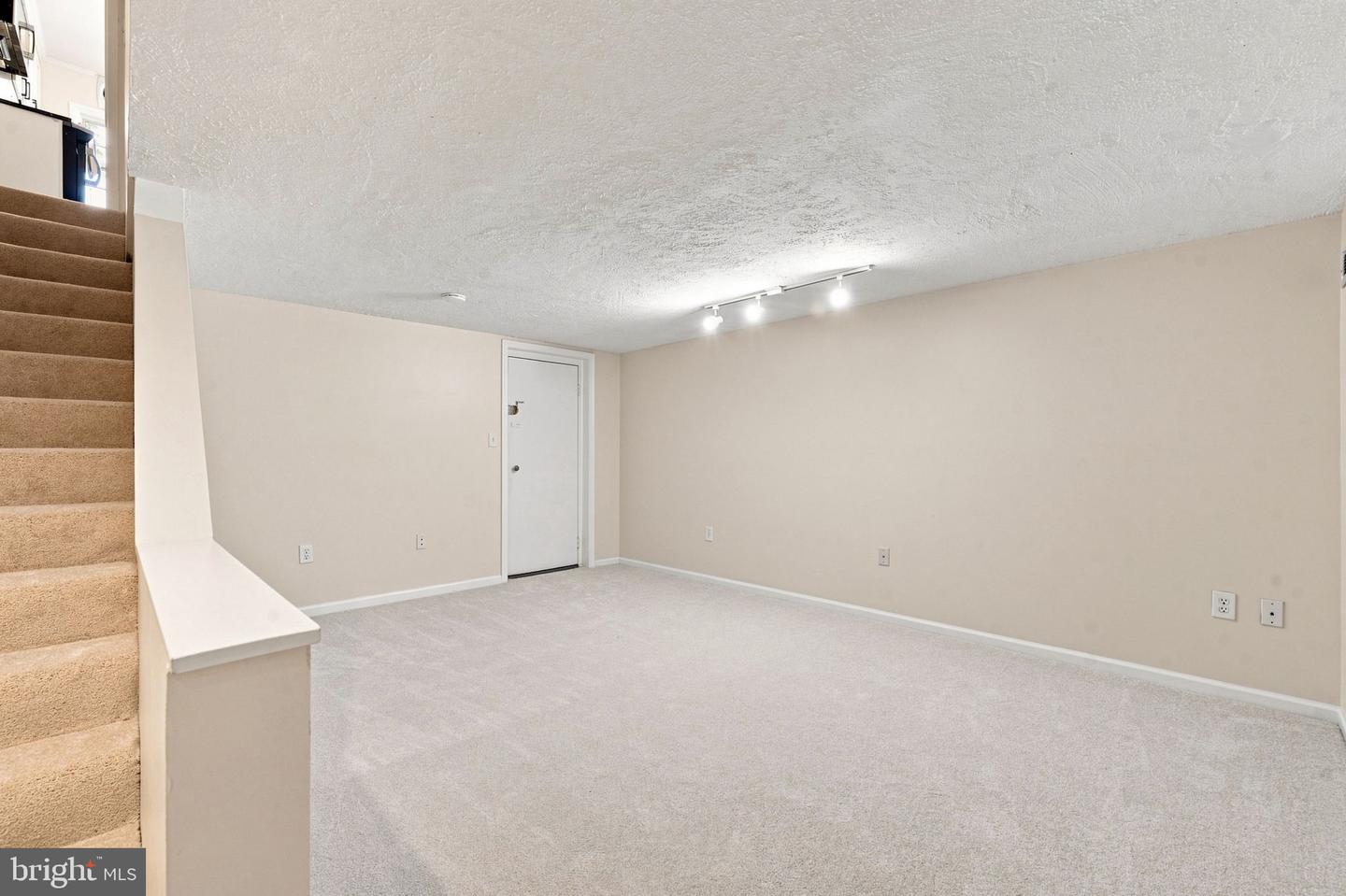 6516 10th St Property Photo 25