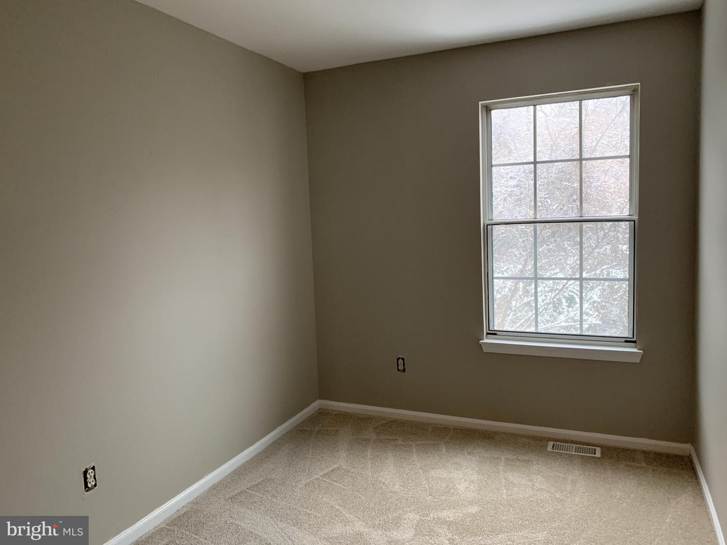 6327 Prince Way Property Photo 9