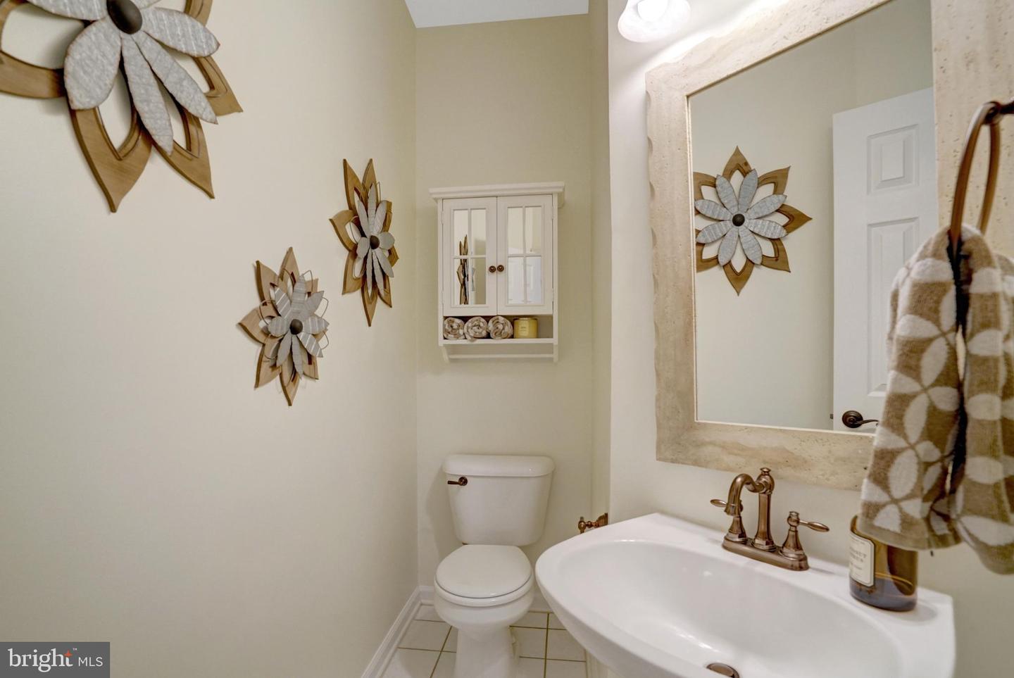 8929 Mountain Ash Dr Property Photo 32
