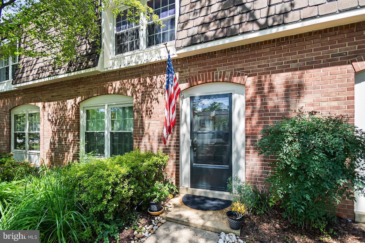 8210 Carrleigh Pkwy #6 Property Photo 1