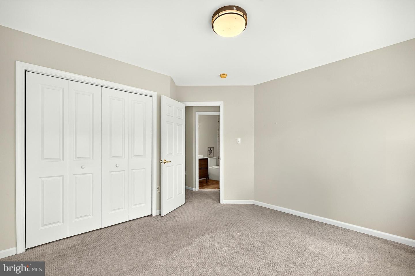 7332 Hampton Manor Pl Property Photo 28