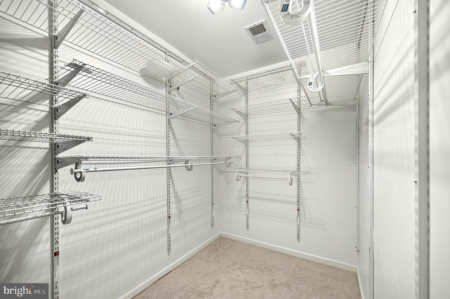 7332 Hampton Manor Pl Property Photo 37