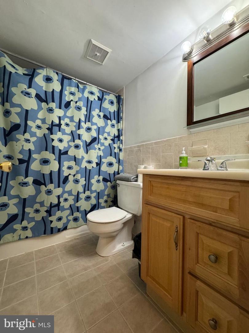 7093 Spring Garden Dr #101 Property Photo 3