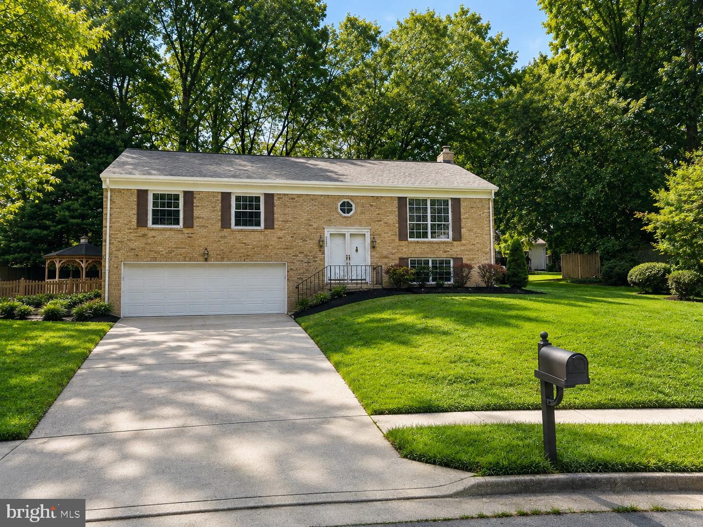 8425 Blevins Way Ct Property Photo 1