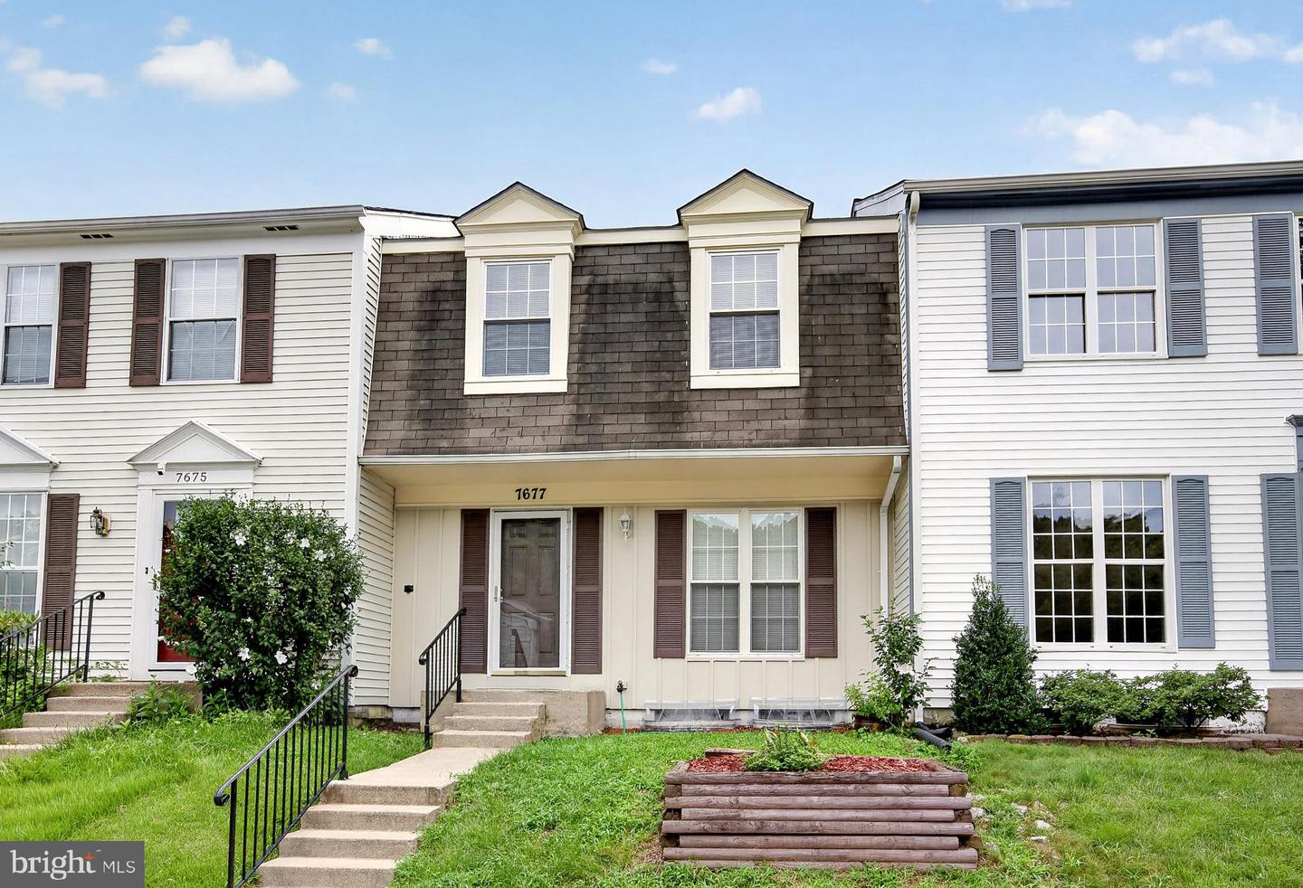 7677 Sheffield Village Ln Property Photo 1