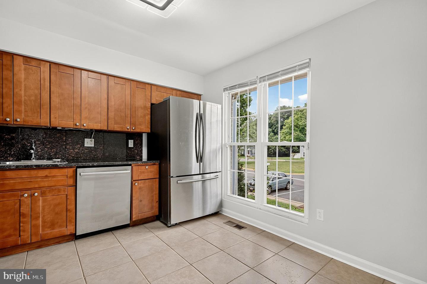 7677 Sheffield Village Ln Property Photo 6