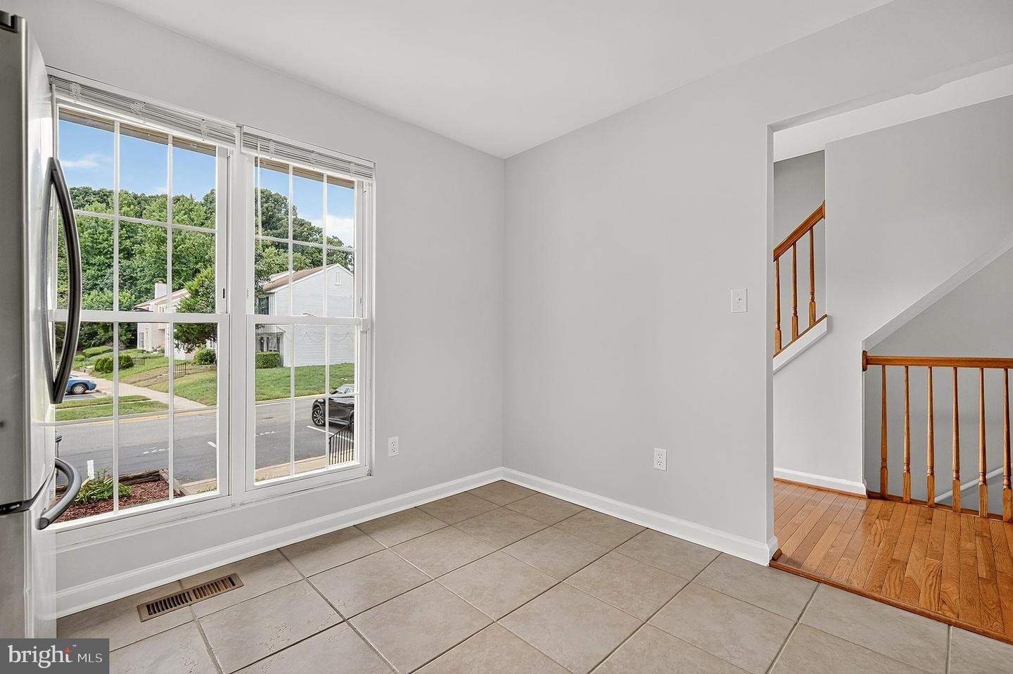 7677 Sheffield Village Ln Property Photo 9