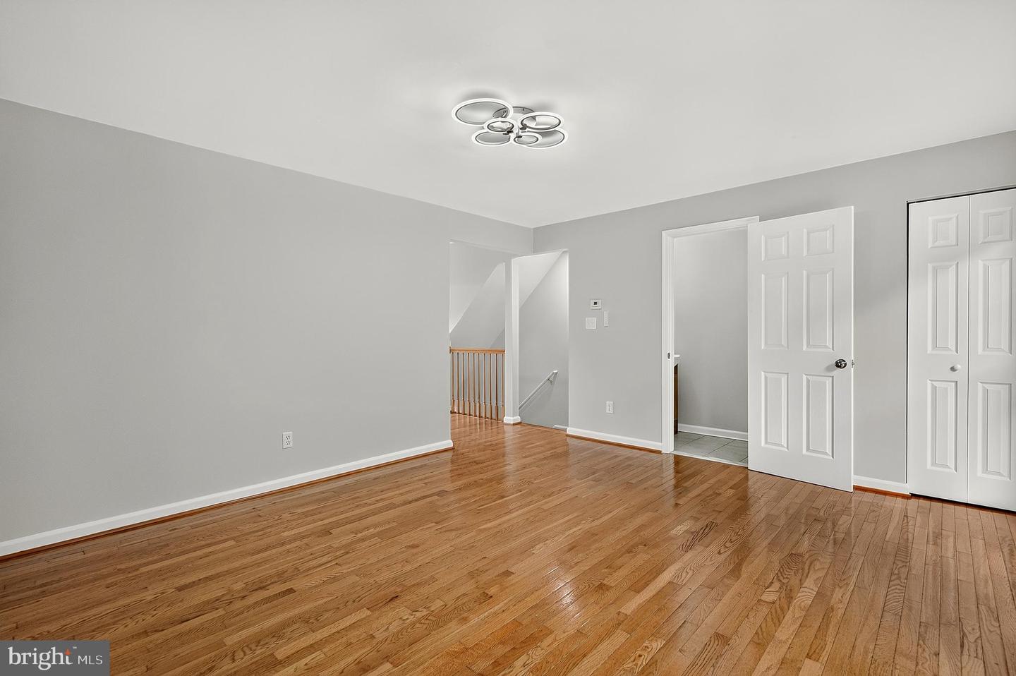 7677 Sheffield Village Ln Property Photo 12