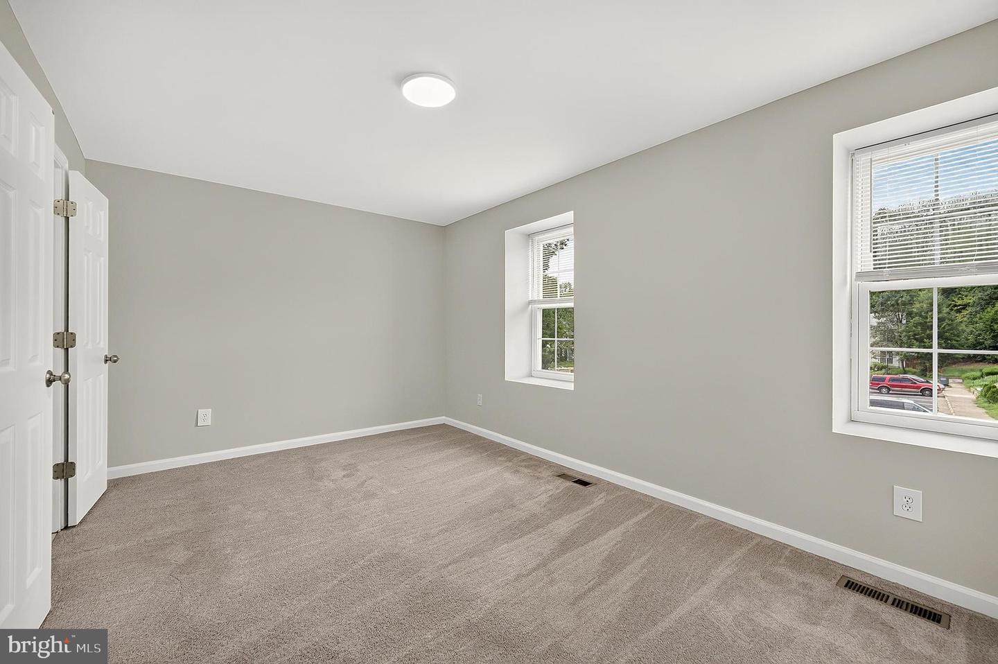7677 Sheffield Village Ln Property Photo 18