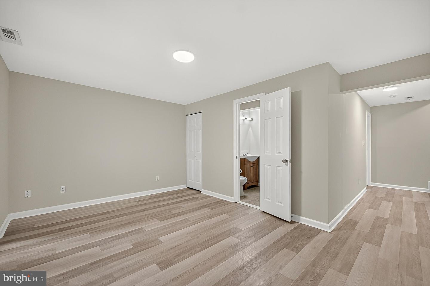 7677 Sheffield Village Ln Property Photo 37