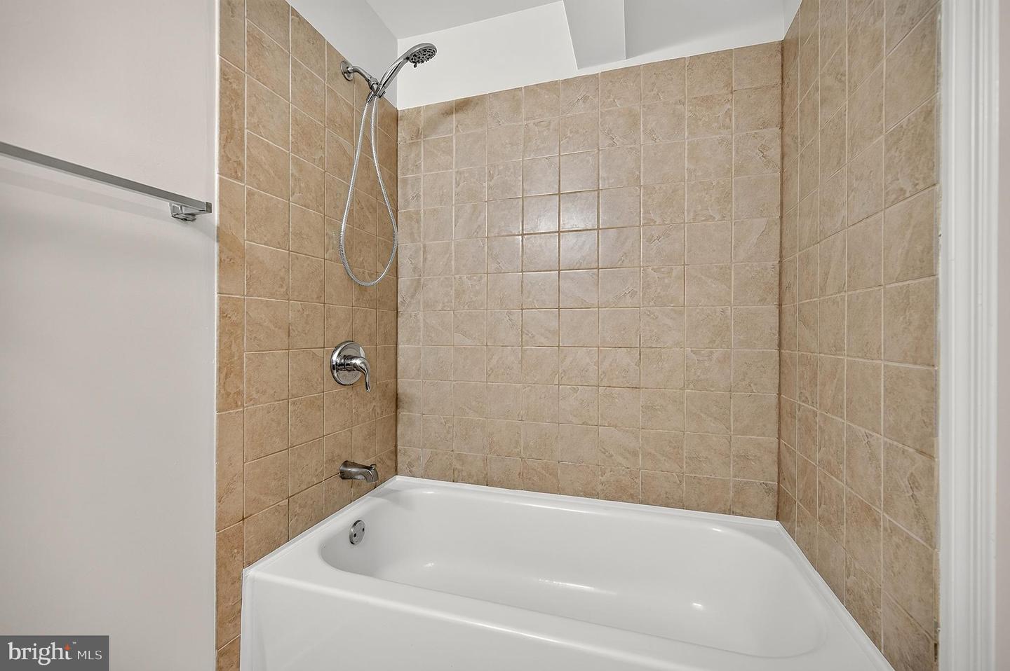 7677 Sheffield Village Ln Property Photo 40