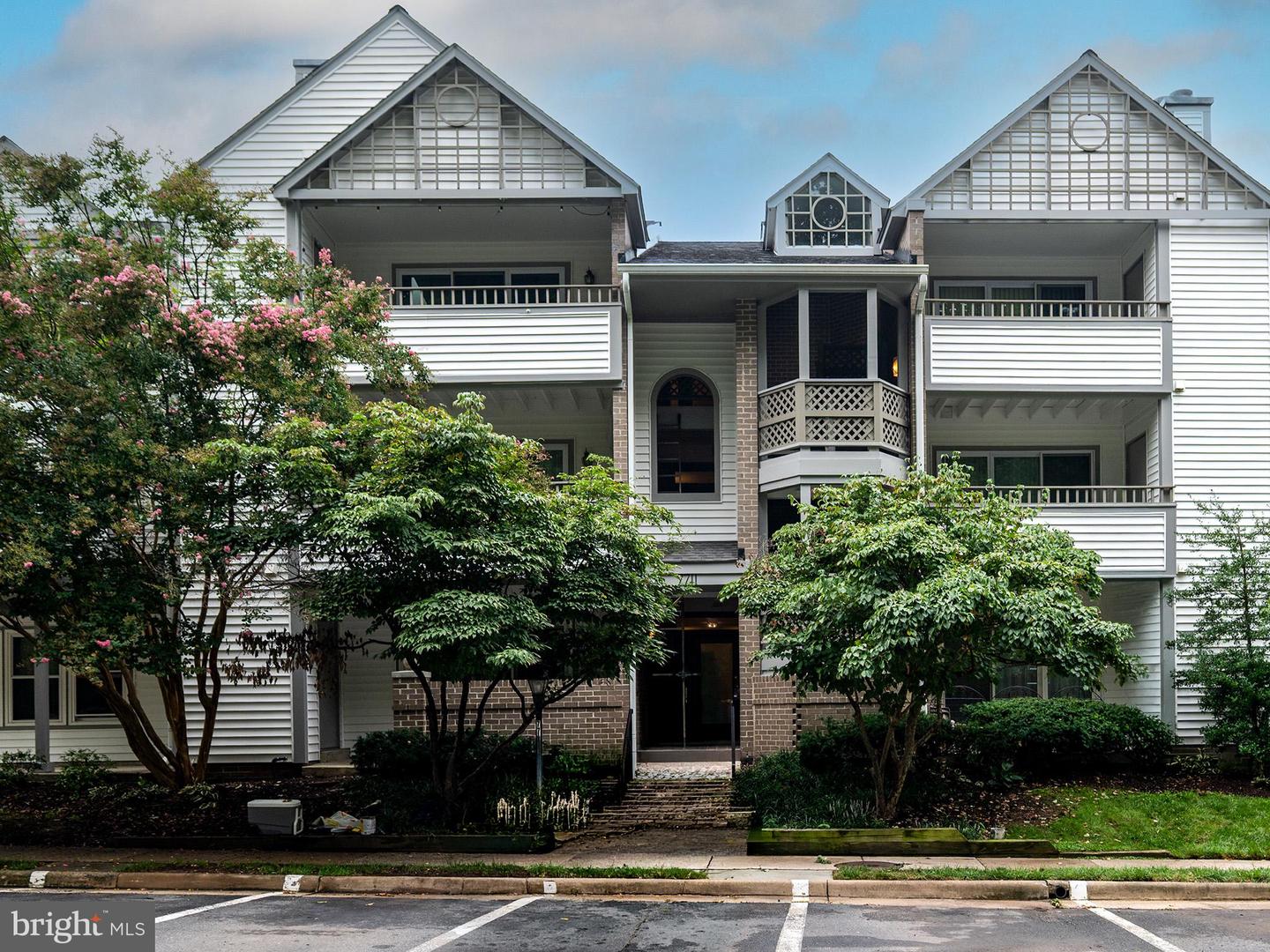 7711 Lafayette Forest Dr #02 Property Photo 1