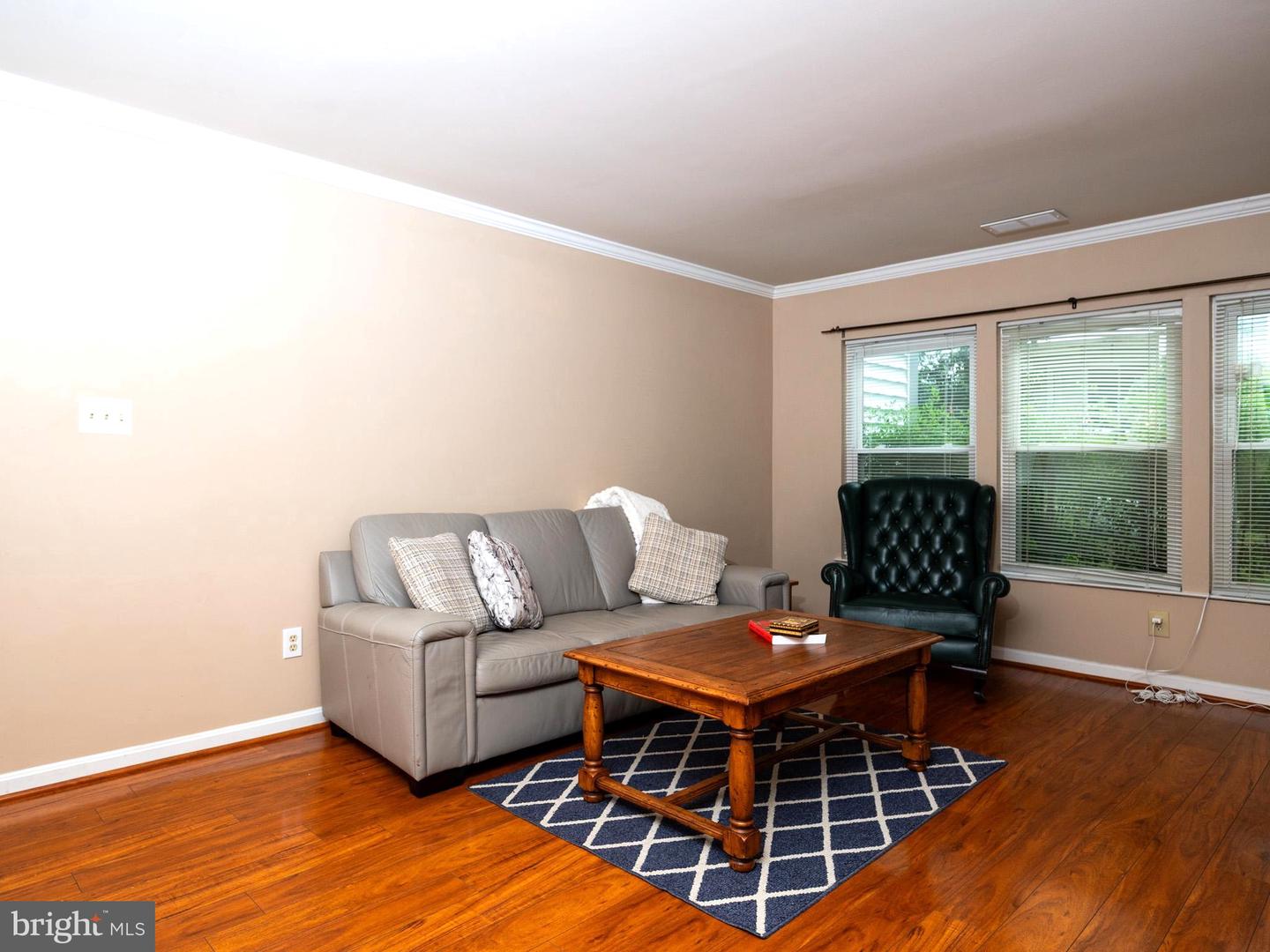 7711 Lafayette Forest Dr #02 Property Photo 4