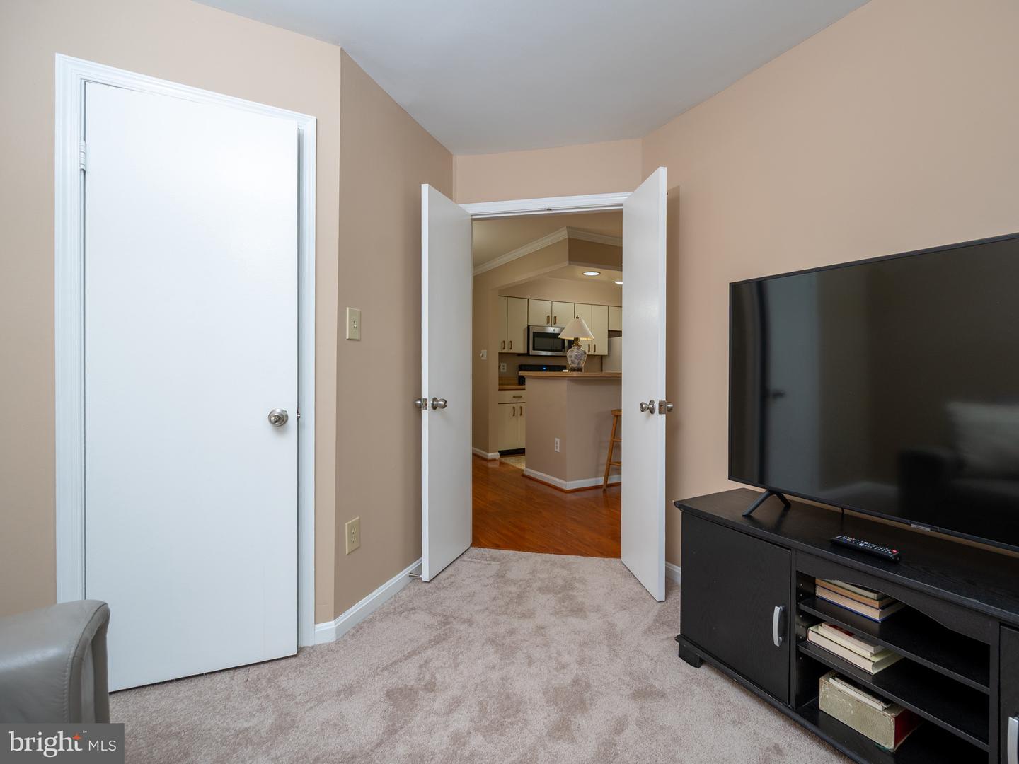 7711 Lafayette Forest Dr #02 Property Photo 18