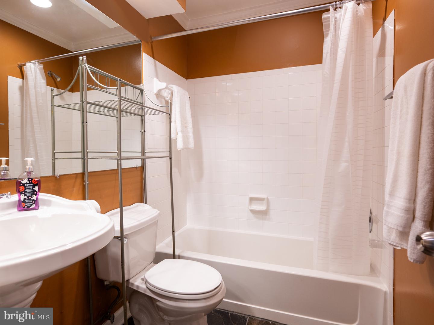 7711 Lafayette Forest Dr #02 Property Photo 19