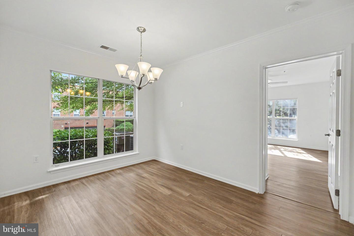 6990 Falls Reach Dr #113 Property Photo 18