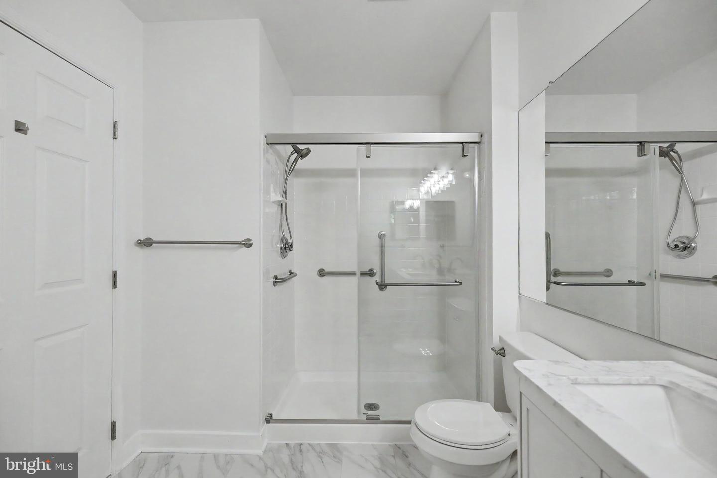 6990 Falls Reach Dr #113 Property Photo 26