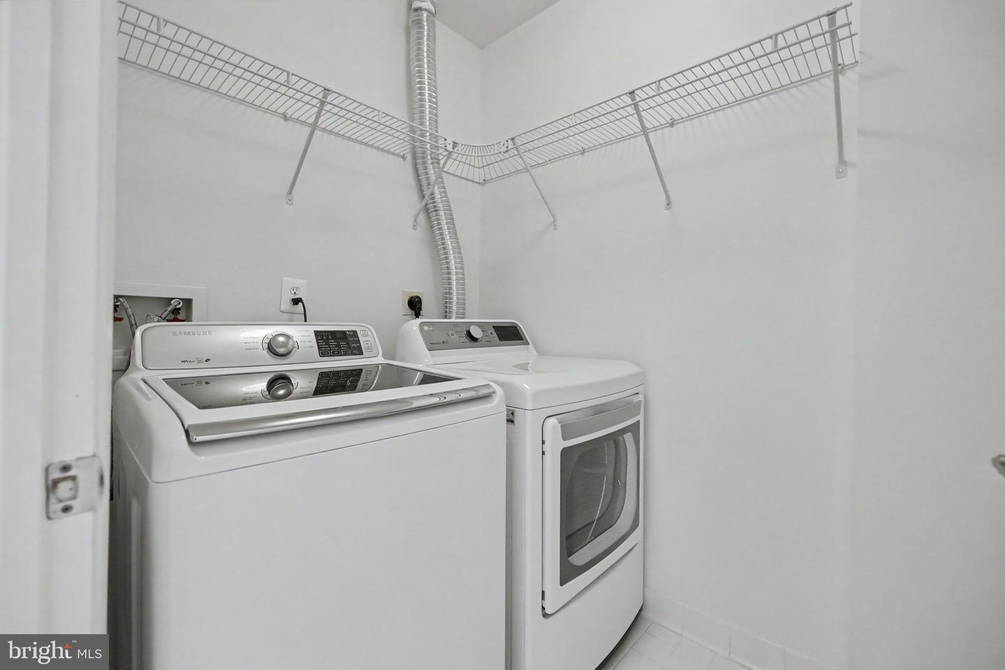 6990 Falls Reach Dr #113 Property Photo 27