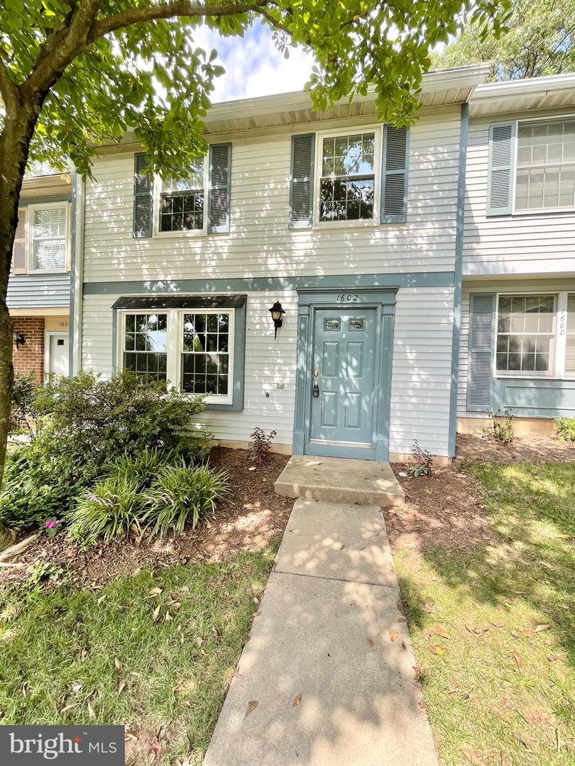 1602 Harvest Green Ct Property Photo 1