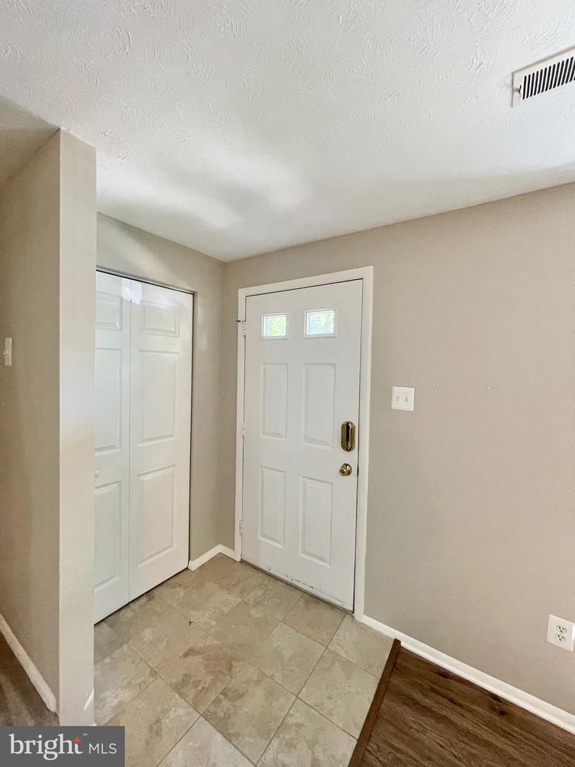1602 Harvest Green Ct Property Photo 2