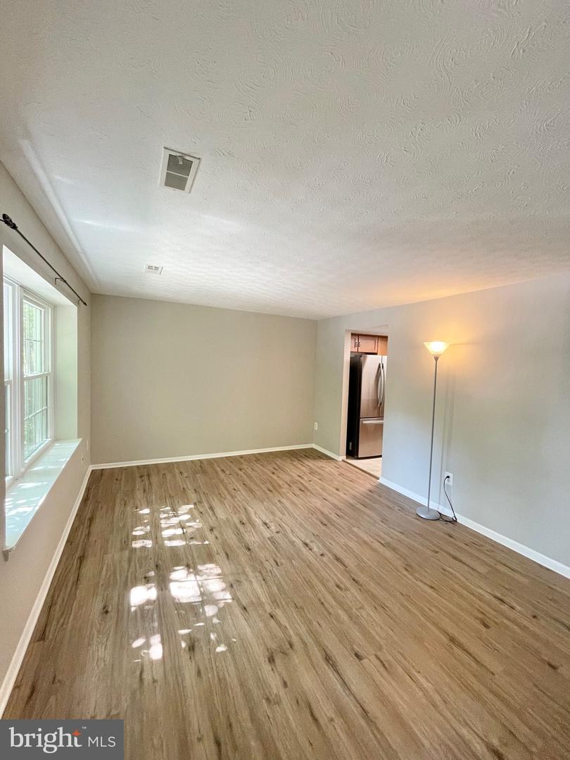 1602 Harvest Green Ct Property Photo 3