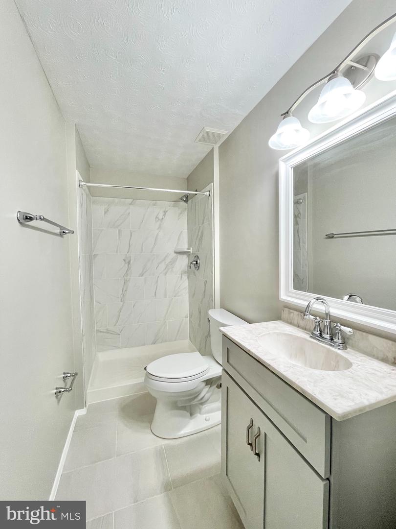 1602 Harvest Green Ct Property Photo 23