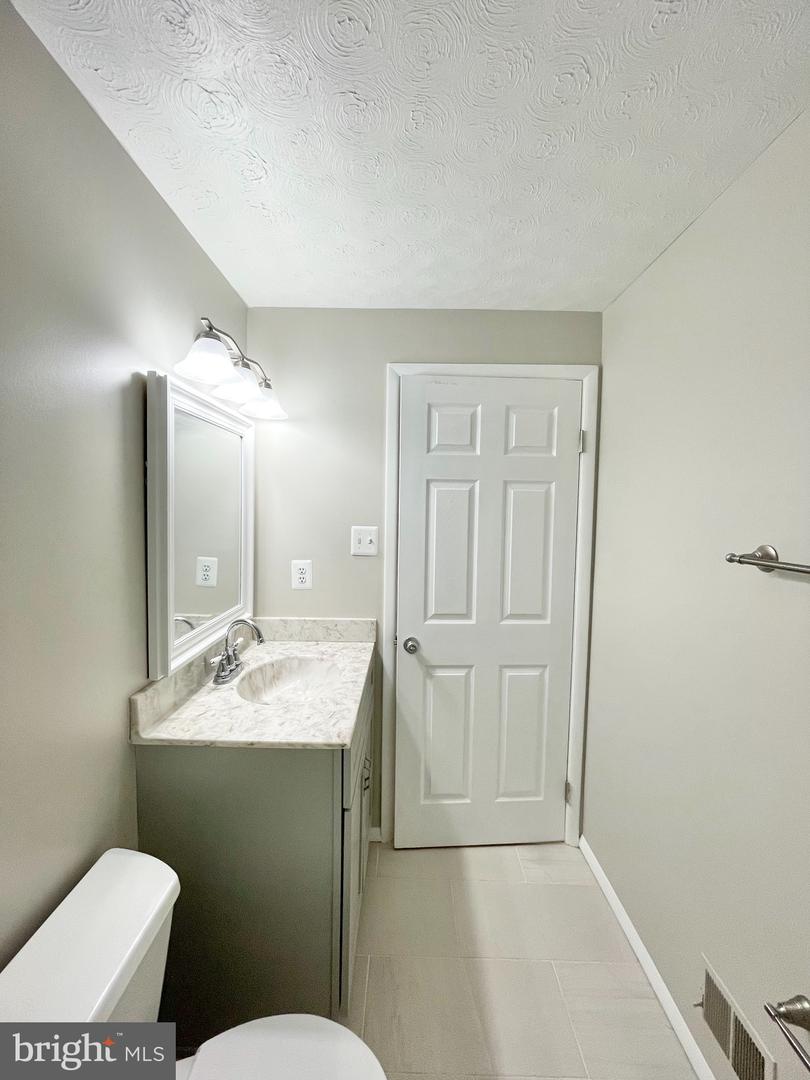 1602 Harvest Green Ct Property Photo 31