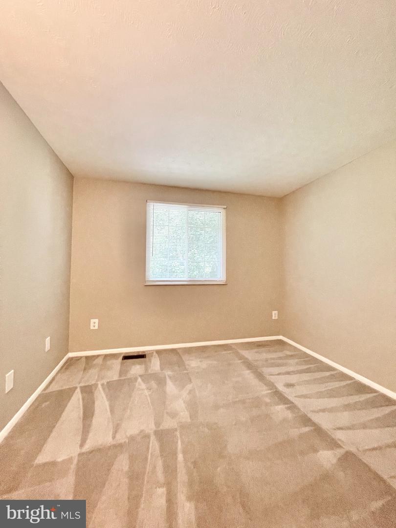 1602 Harvest Green Ct Property Photo 32