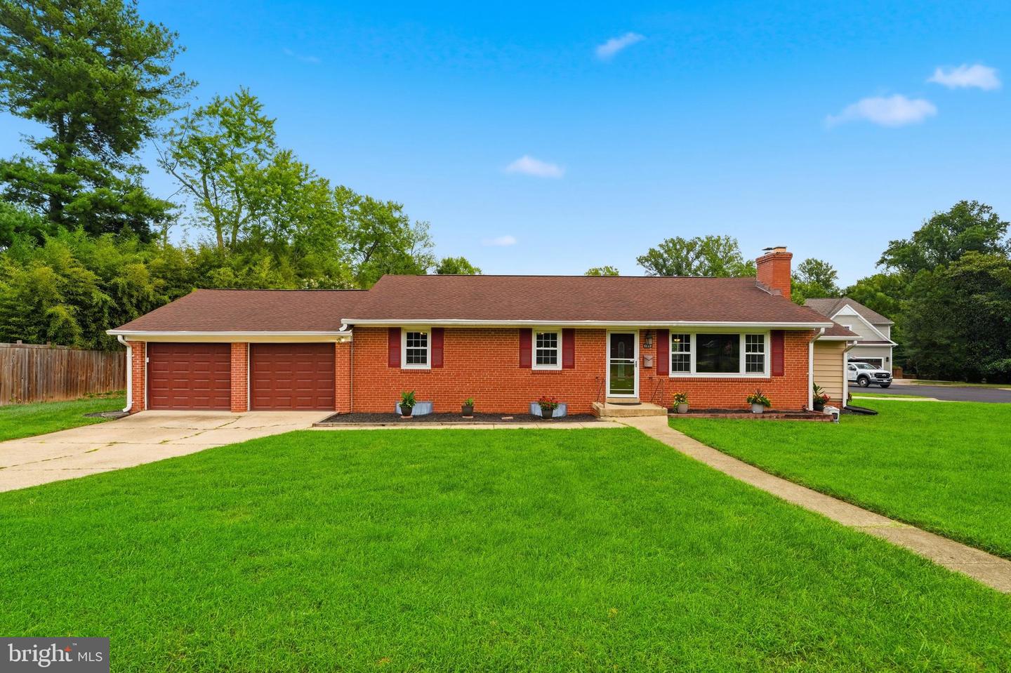 1719 Melbourne Dr Property Photo 3