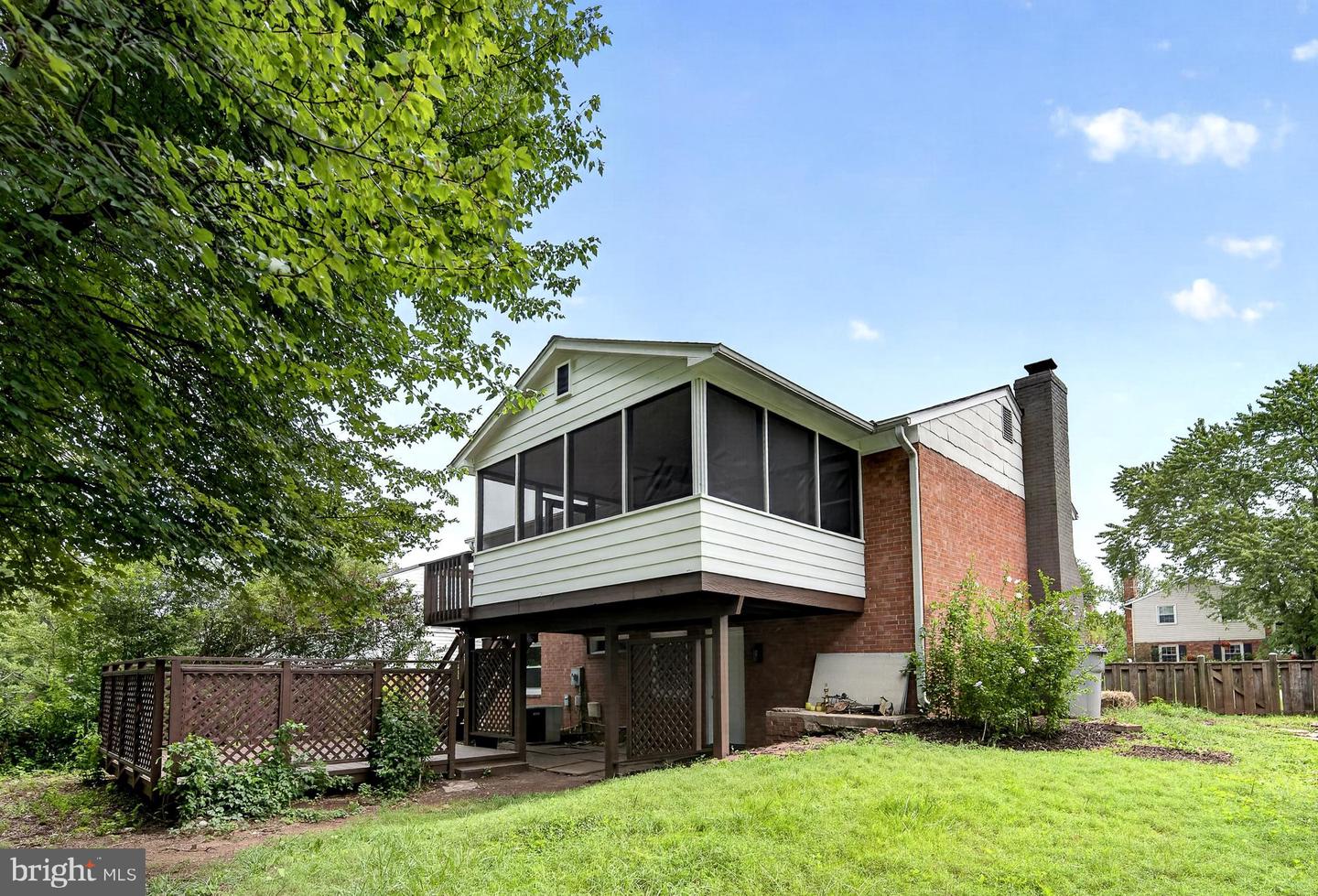 4016 Mapleton Dr Property Photo 5